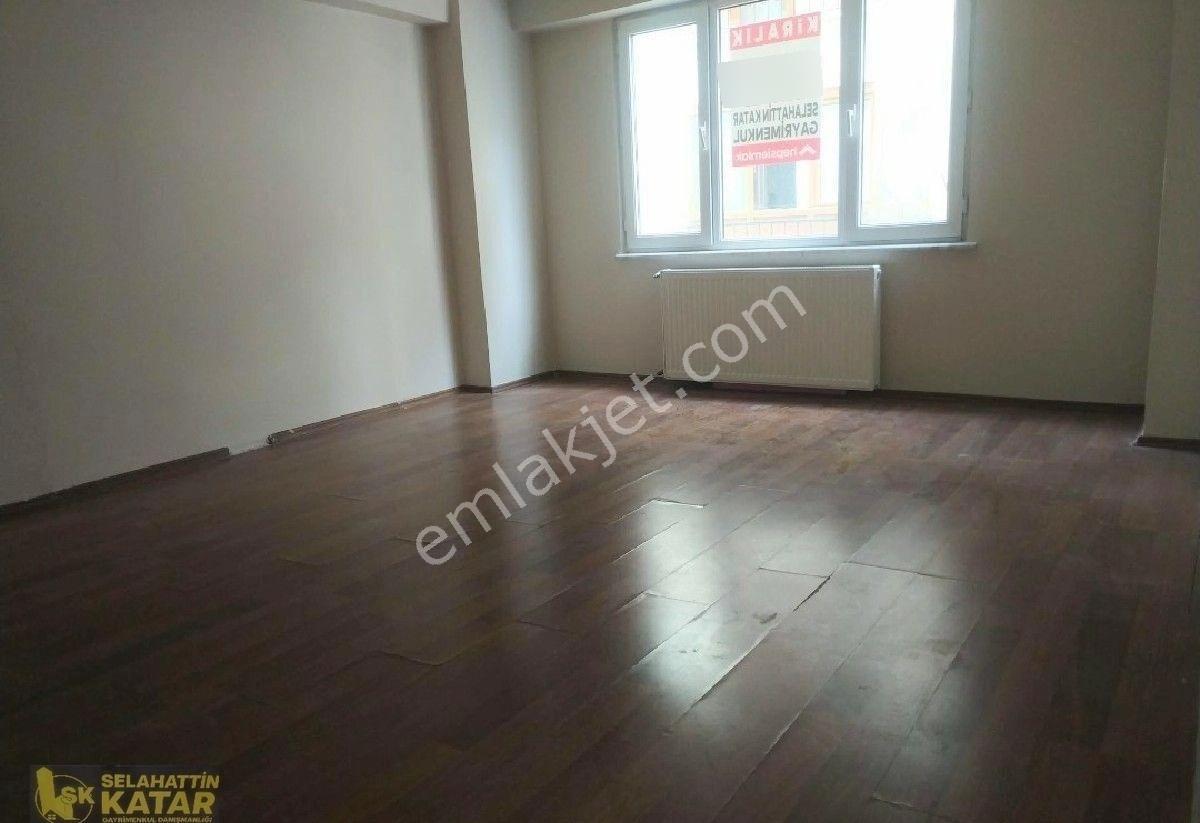 Hacıseyfettin Mah.incirli Caddesi Altı.2+1.90m.2.kat.kombili Asansörlü Daire - Görsel 3