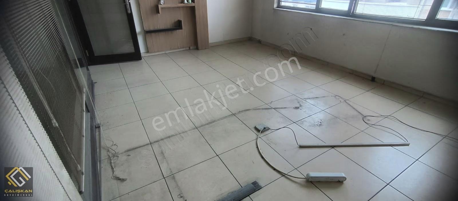 Bayramyeri Merkezinde Yönetimi İş Merkezinde Kiralık 50 M² Ofis - Görsel 10