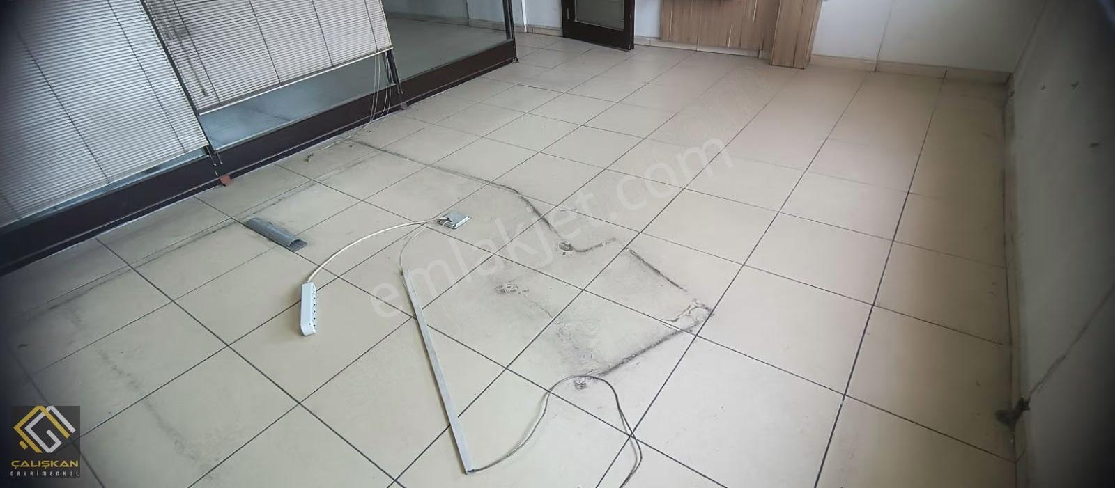 Bayramyeri Merkezinde Yönetimi İş Merkezinde Kiralık 50 M² Ofis - Görsel 11