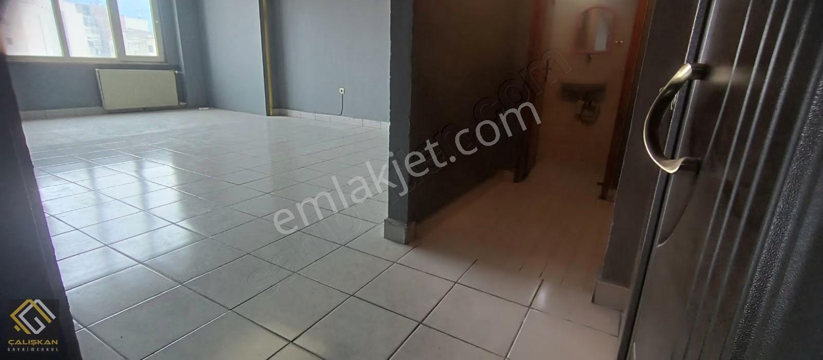 Bayramyeri Merkezinde Yönetimi İş Merkezinde Kiralık 50 M² Ofis - Görsel 3