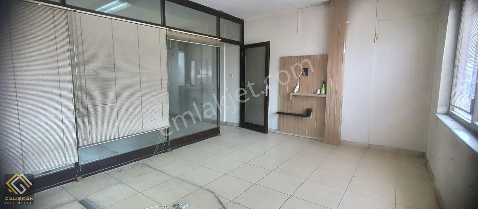 Bayramyeri Merkezinde Yönetimi İş Merkezinde Kiralık 50 M² Ofis - Görsel 17