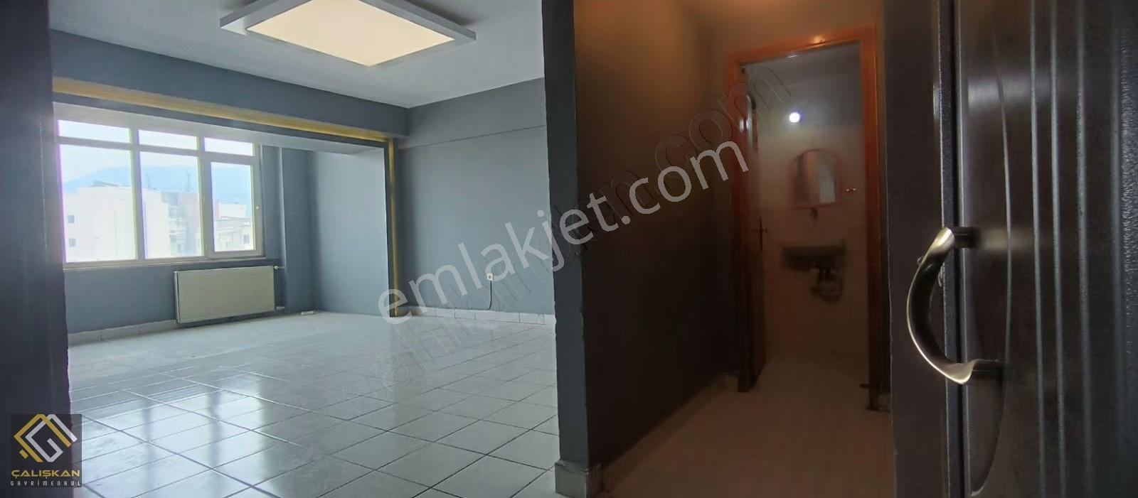 Bayramyeri Merkezinde Yönetimi İş Merkezinde Kiralık 50 M² Ofis - Görsel 2