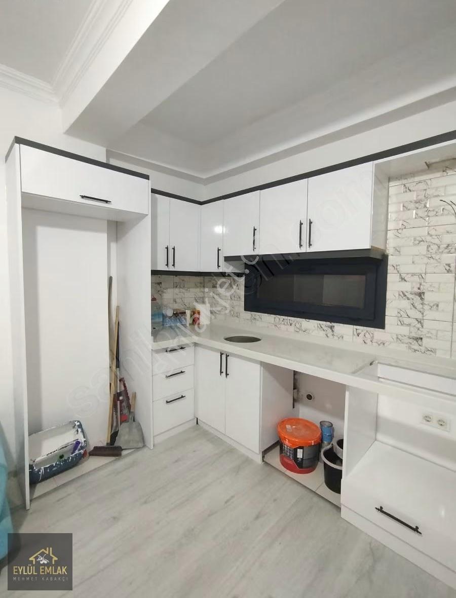 Mumcularda Kiralık 2+1 Orta Kat Daire Eşyasız