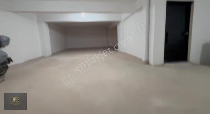 Rd'den Sultangazide Köşe Başı 3 Katlı Kurumsala Uygun Dükkan - Görsel 10