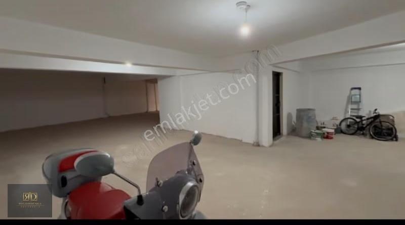 Rd'den Sultangazide Köşe Başı 3 Katlı Kurumsala Uygun Dükkan - Görsel 32