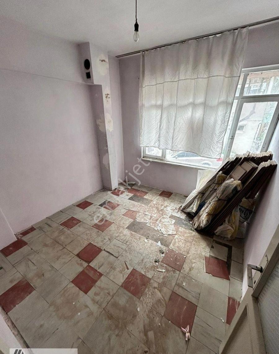 İhsaniye Mah. Köşe Başı 100 M2 Ara Kat 3+1 Satılık Daire - Görsel 2