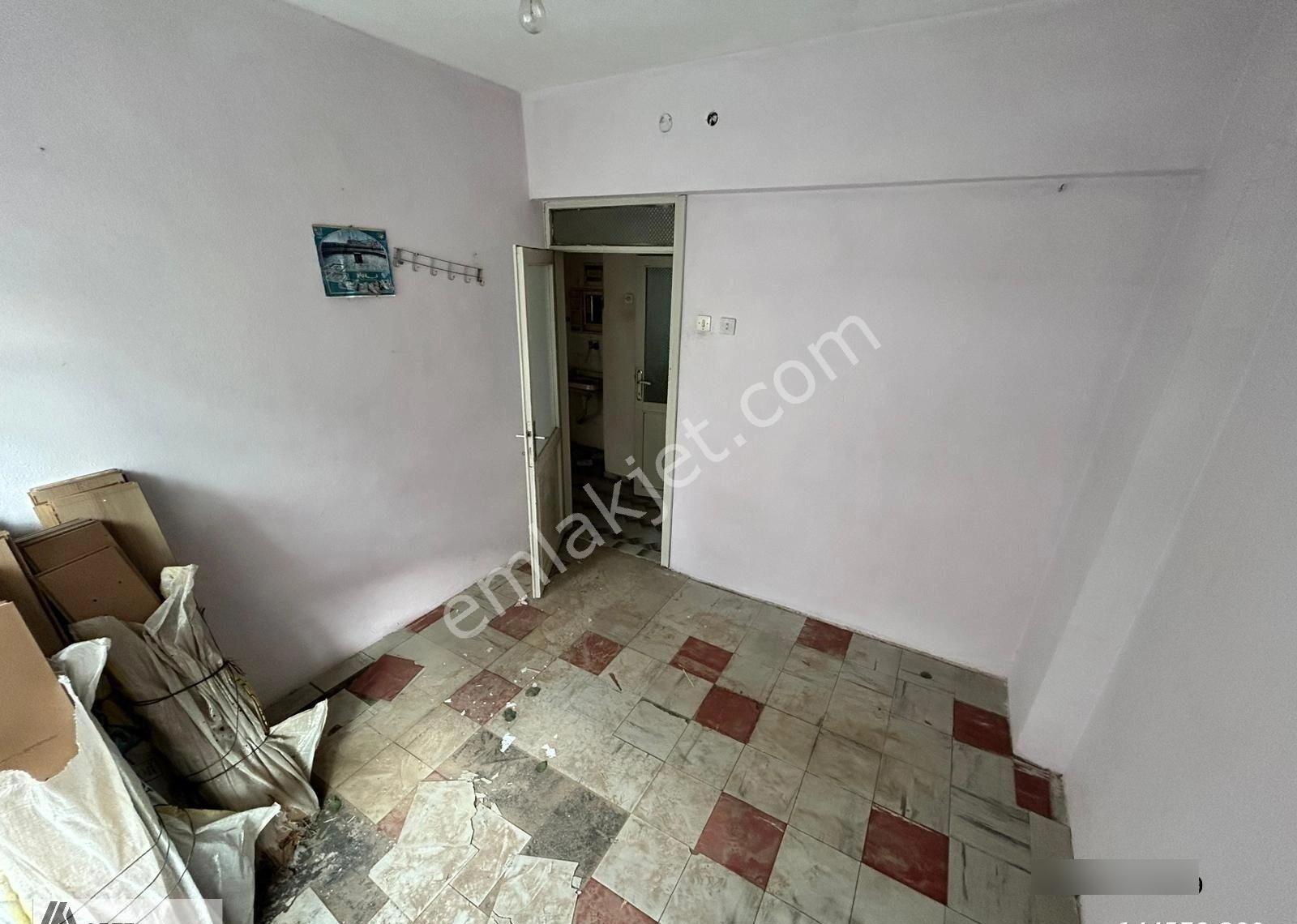 İhsaniye Mah. Köşe Başı 100 M2 Ara Kat 3+1 Satılık Daire - Görsel 5