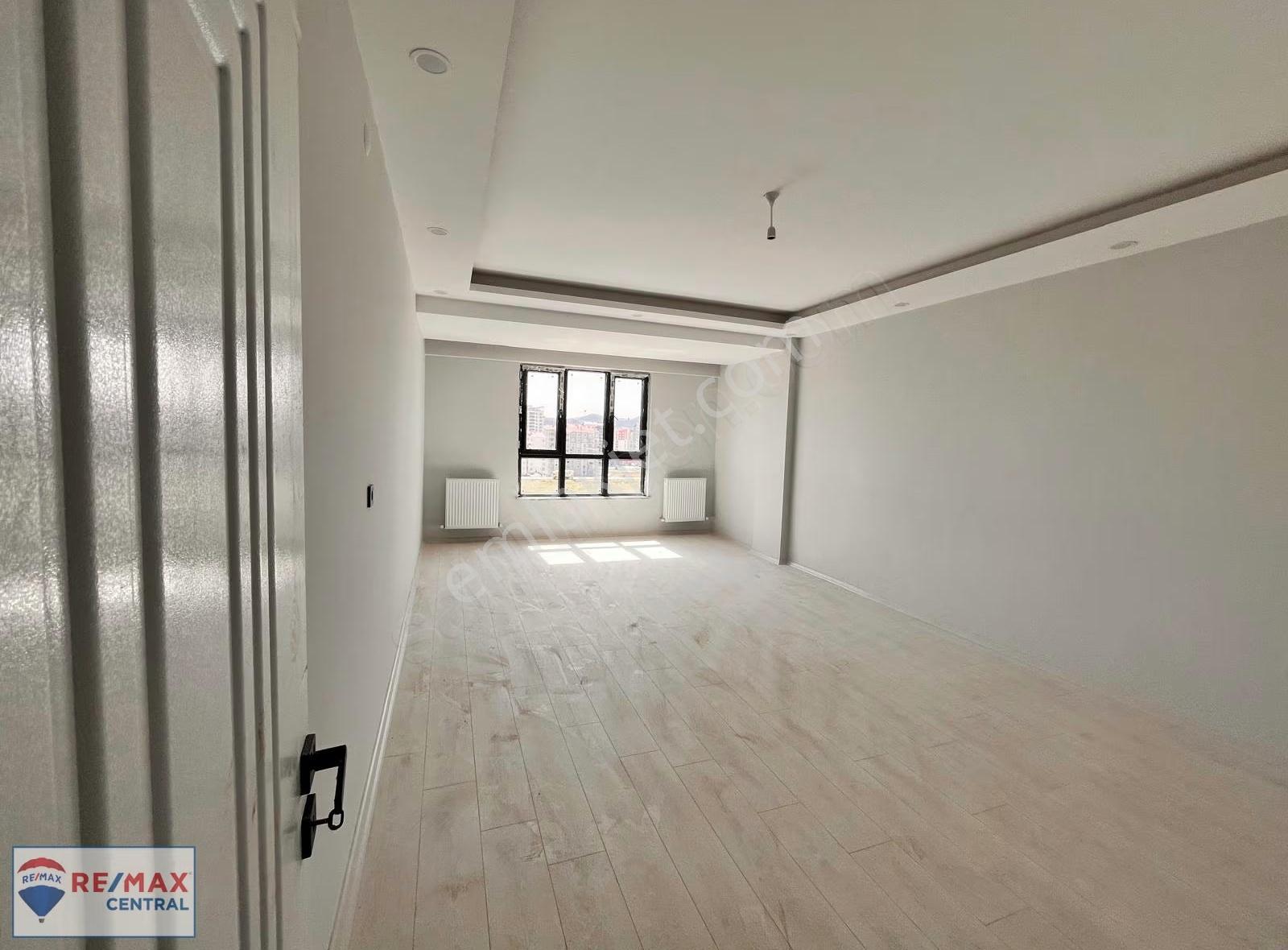 Remax Central | Ayyıldız Camii Yakını 3+1 130 M² Net Geniş Daire - Görsel 15