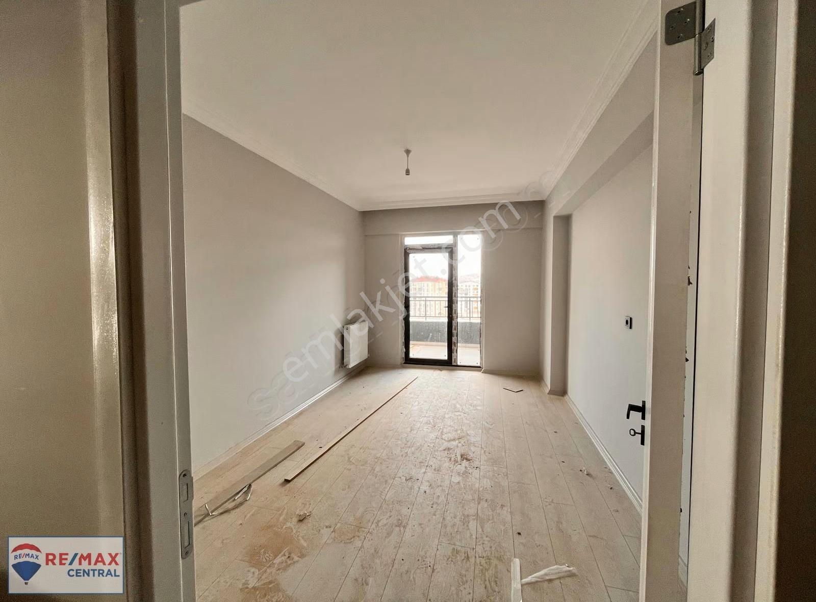 Remax Central | Ayyıldız Camii Yakını 3+1 130 M² Net Geniş Daire - Görsel 5