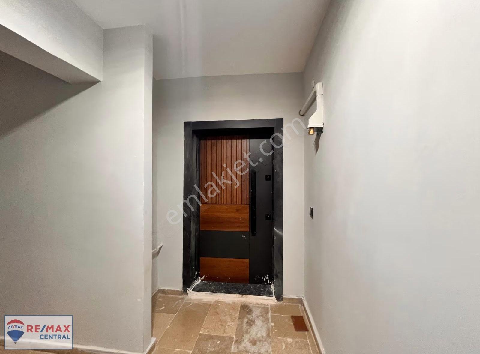 Remax Central | Ayyıldız Camii Yakını 3+1 130 M² Net Geniş Daire - Görsel 14