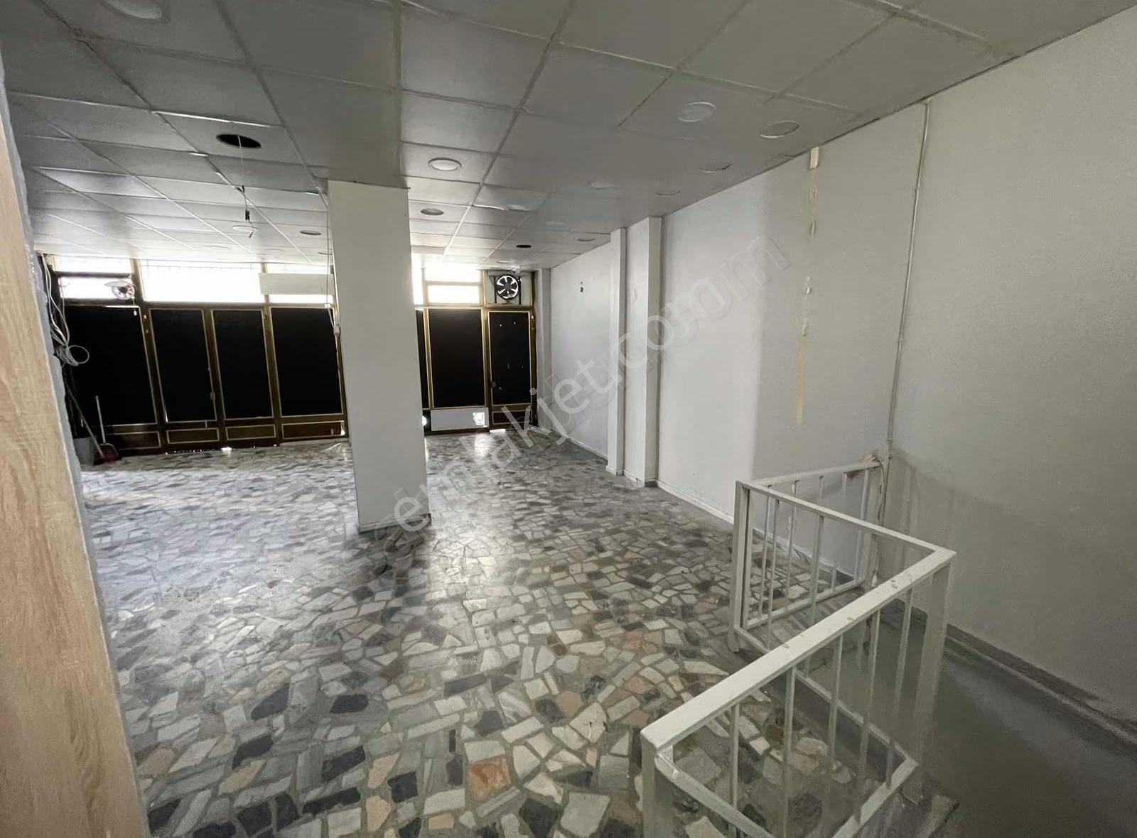 Bayrampaşa Altıntepsi Mahallesi Lozan Sokak' Ta Kiralık Depo ! - Görsel 18