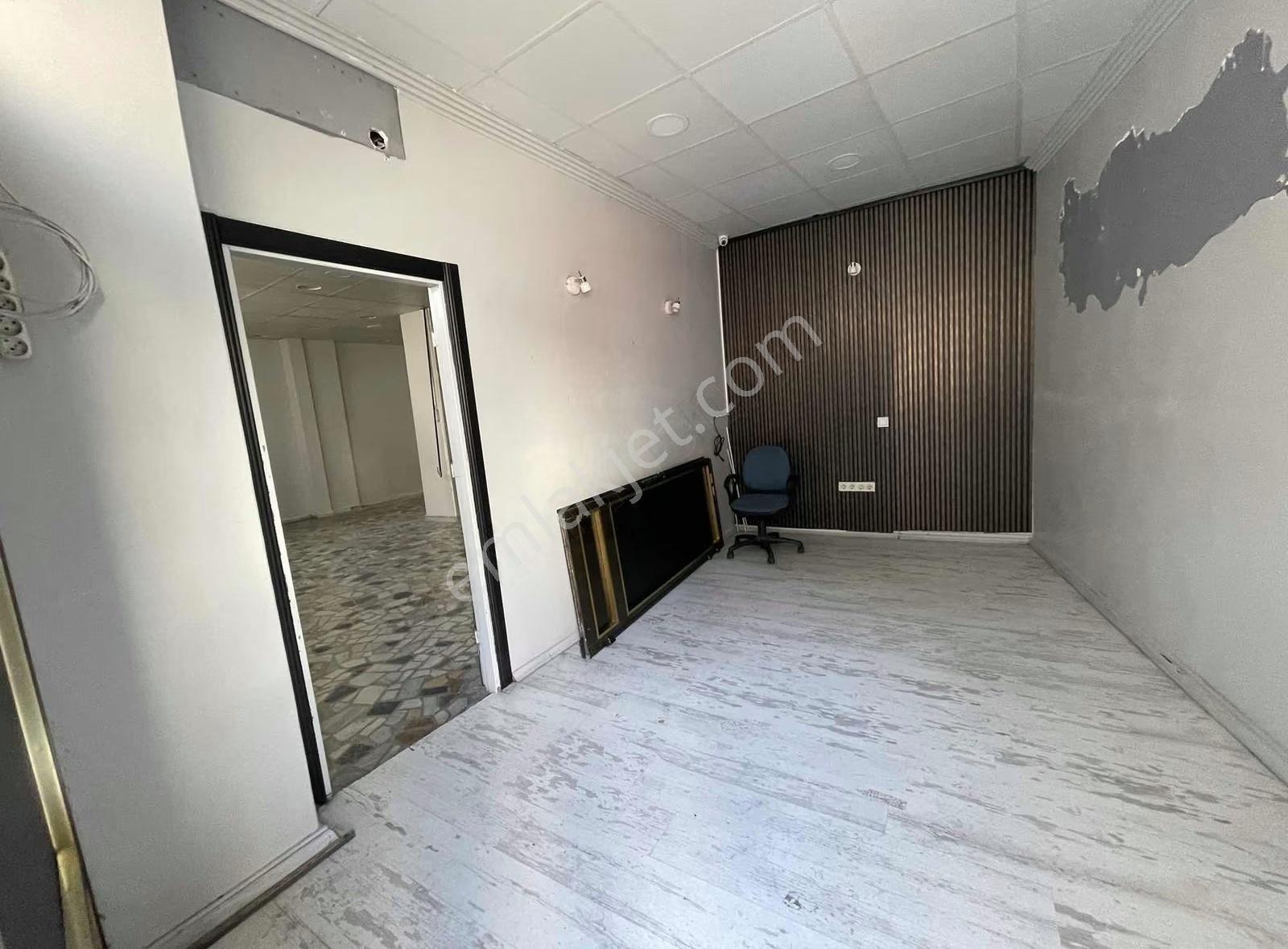 Bayrampaşa Altıntepsi Mahallesi Lozan Sokak' Ta Kiralık Depo ! - Görsel 13
