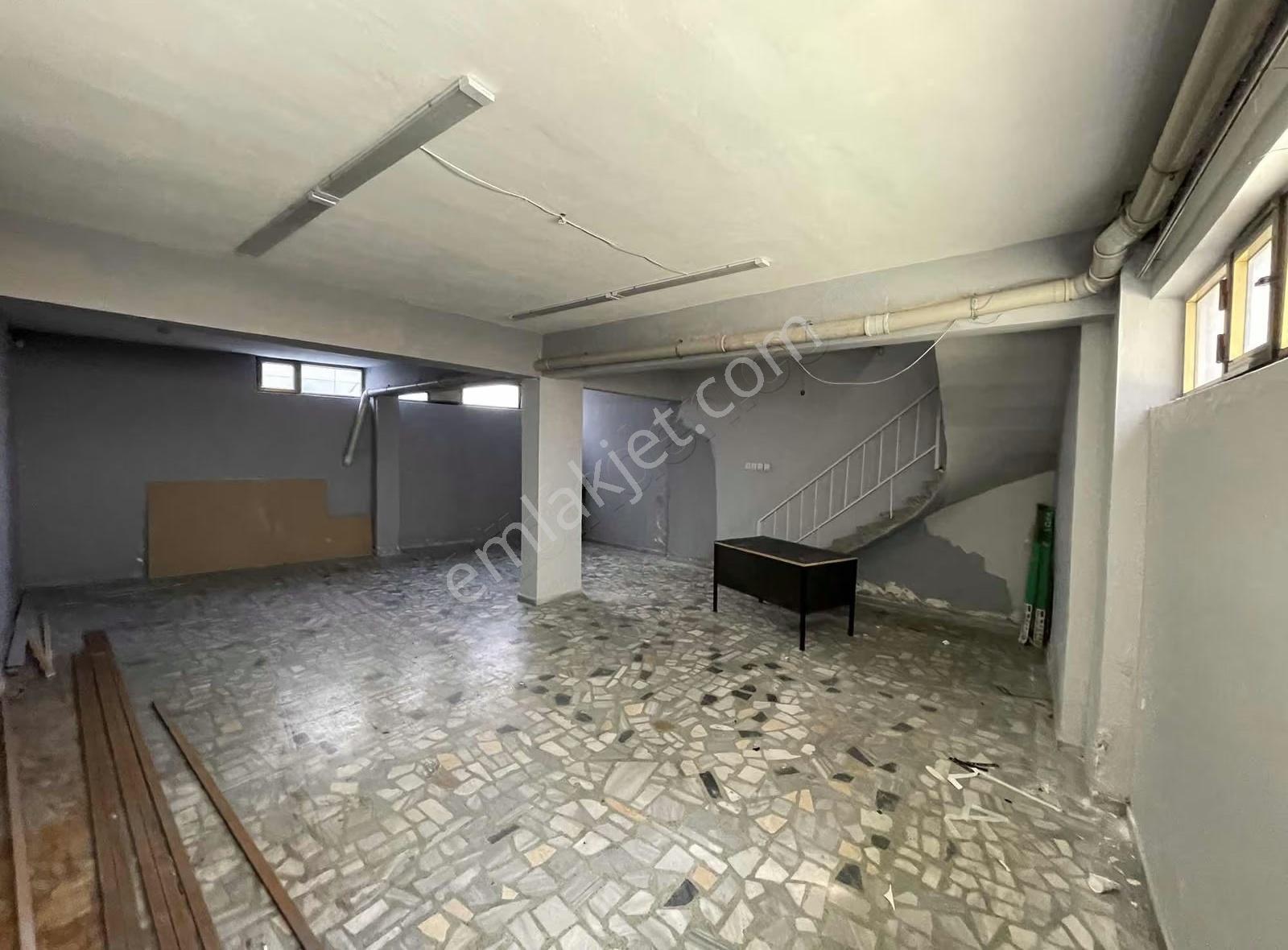 Bayrampaşa Altıntepsi Mahallesi Lozan Sokak' Ta Kiralık Depo ! - Görsel 9