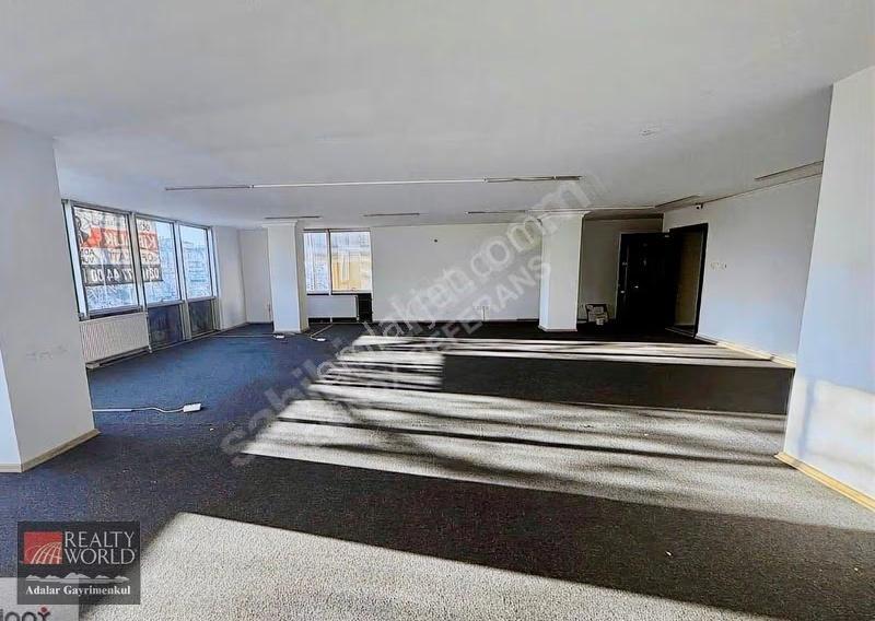 Pendik Kaynarca Metro Çıkışı E5 Üzeri Kiralık 240 M² Plaza Katı - Görsel 4