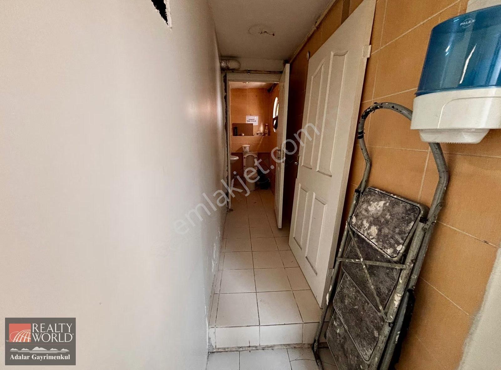 Pendik Kaynarca Metro Çıkışı E5 Üzeri Kiralık 240 M² Plaza Katı - Görsel 23