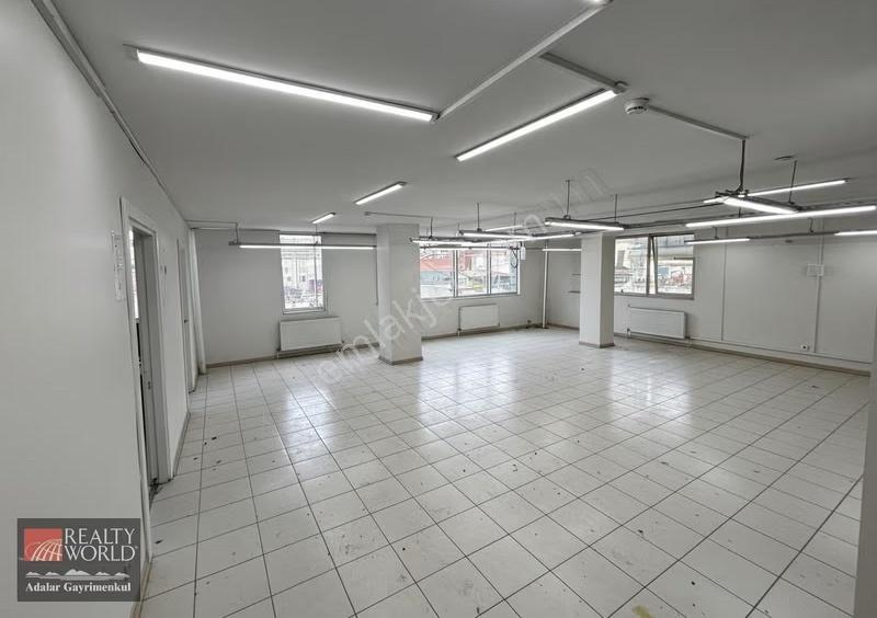 Pendik Kaynarca Metro Çıkışı E5 Üzeri Kiralık 240 M² Plaza Katı - Görsel 7