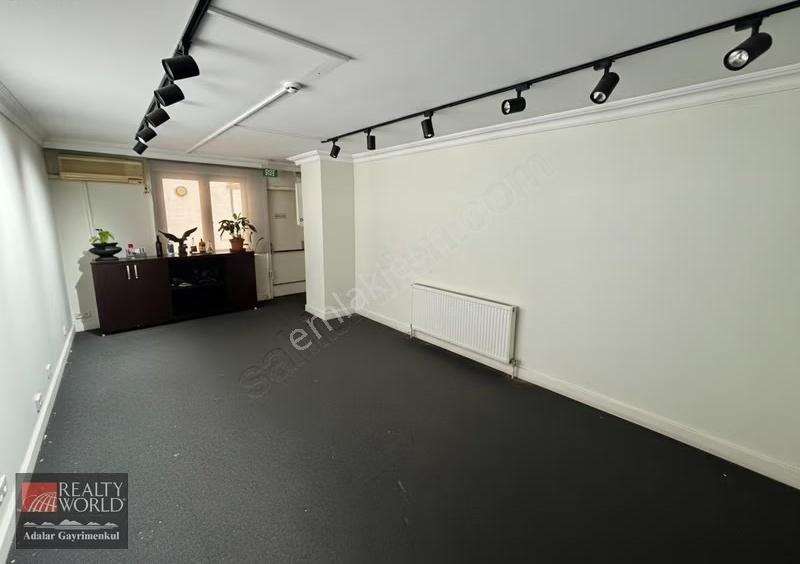 Pendik Kaynarca Metro Çıkışı E5 Üzeri Kiralık 240 M² Plaza Katı - Görsel 26