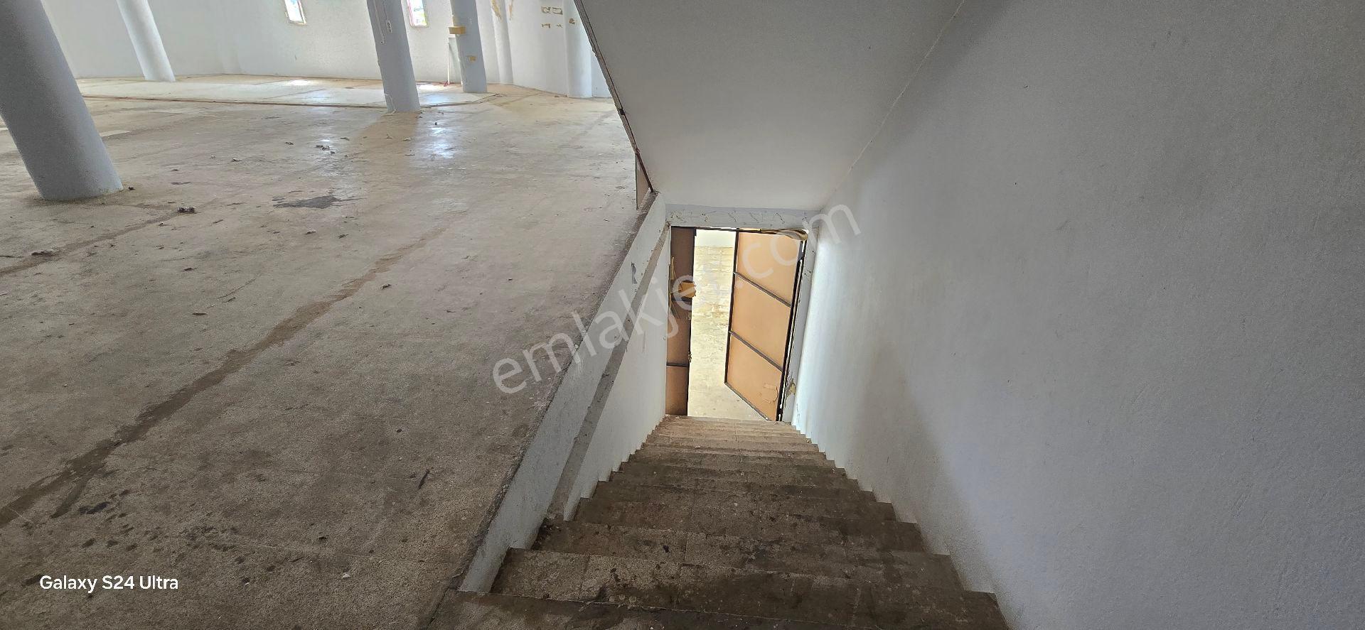 Menderes Ana Cadde Üzeri 1600 M2 Kapalı Kiralık Depo - Görsel 11