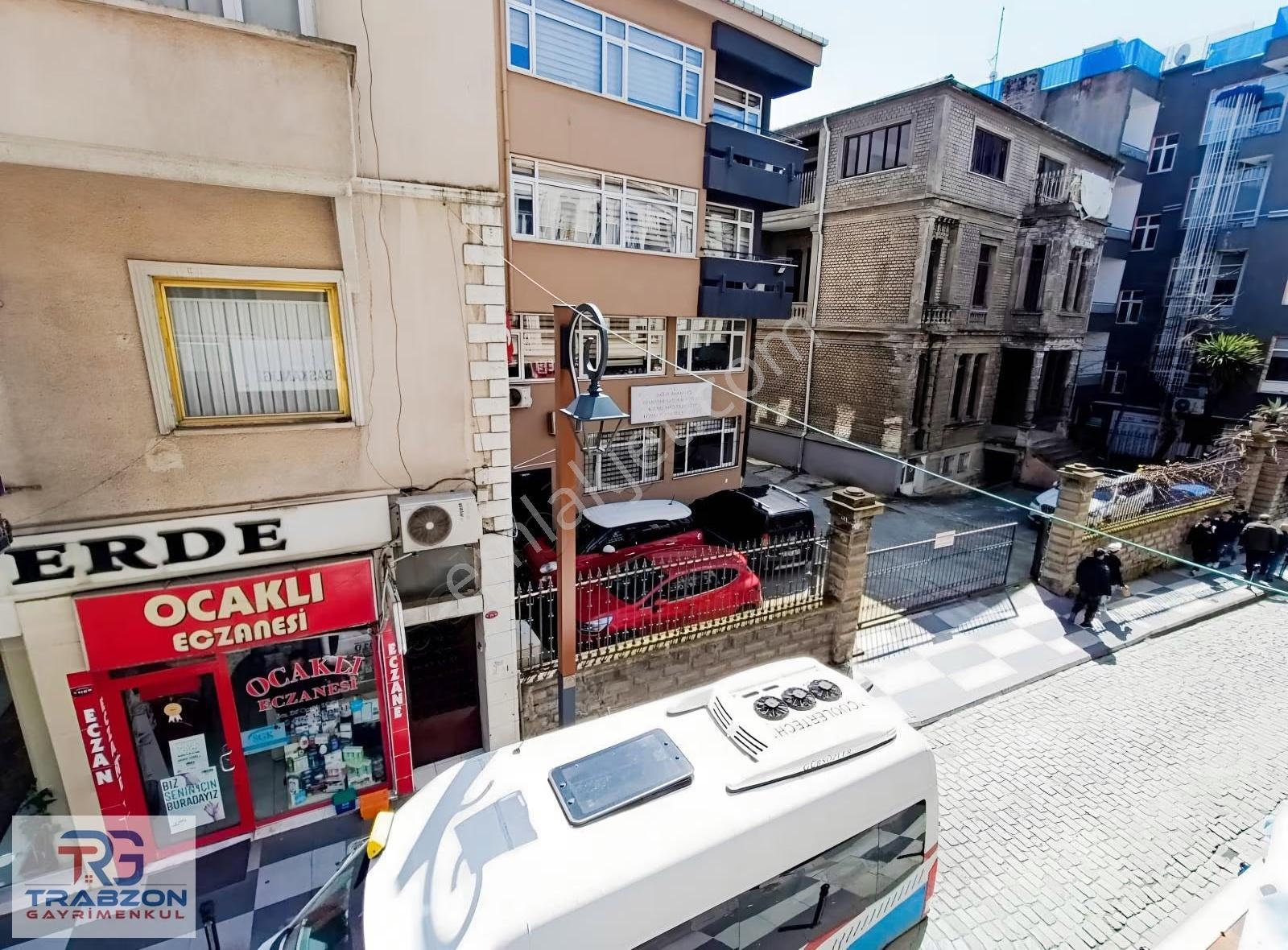 Trabzon Merkez Caddeye Cepheli Satılık Ofis - Görsel 12