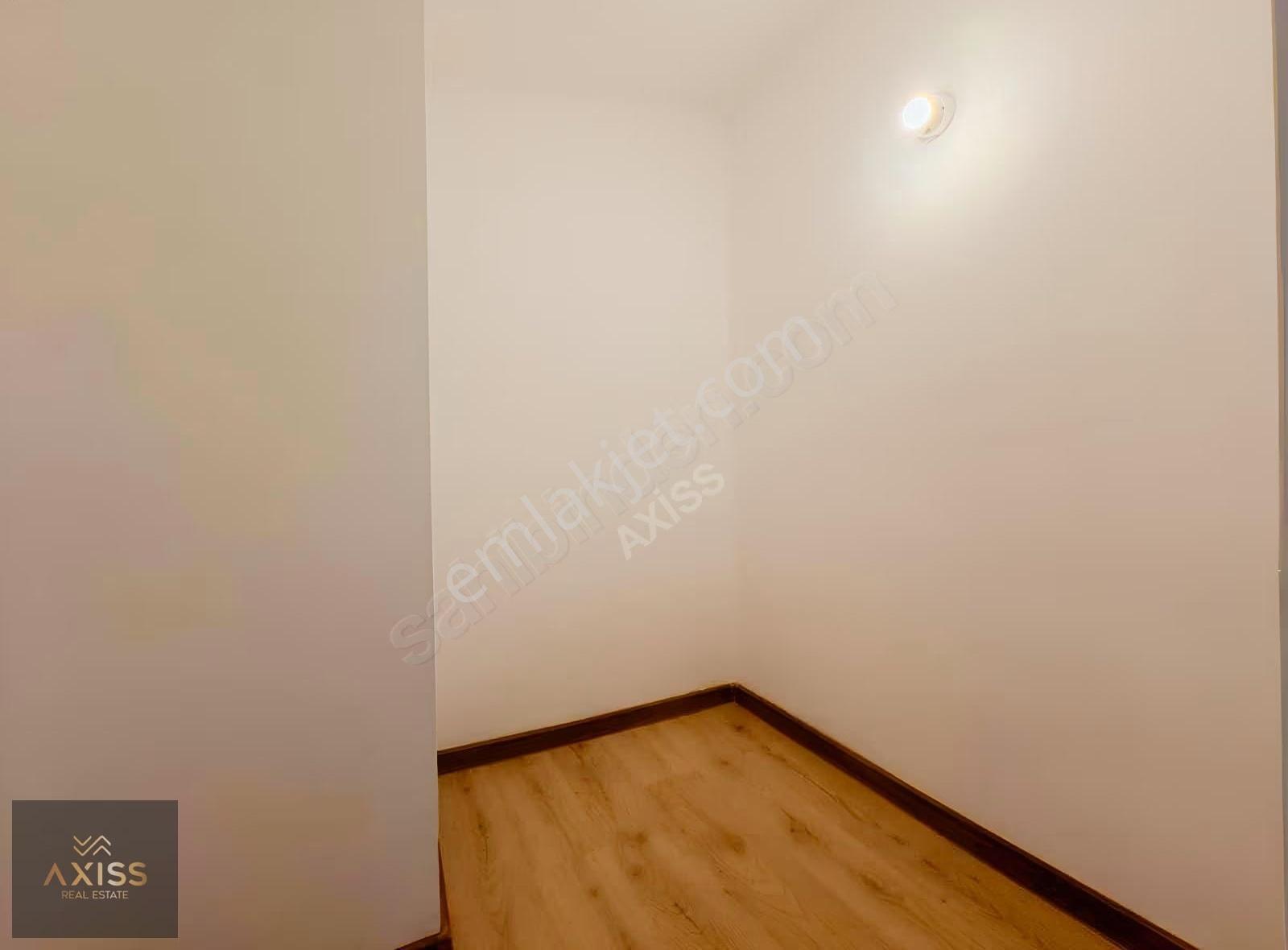 Fenerde Teraslı Şömineli Full Yeni 3+1 Acil Satılık - Görsel 13