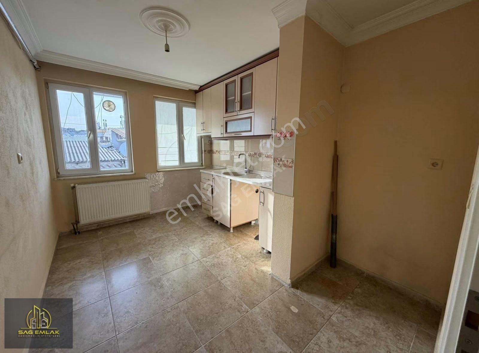 Bağlarbaşı'nda Kiralık 2+1 Daire - 100m² - Görsel 2