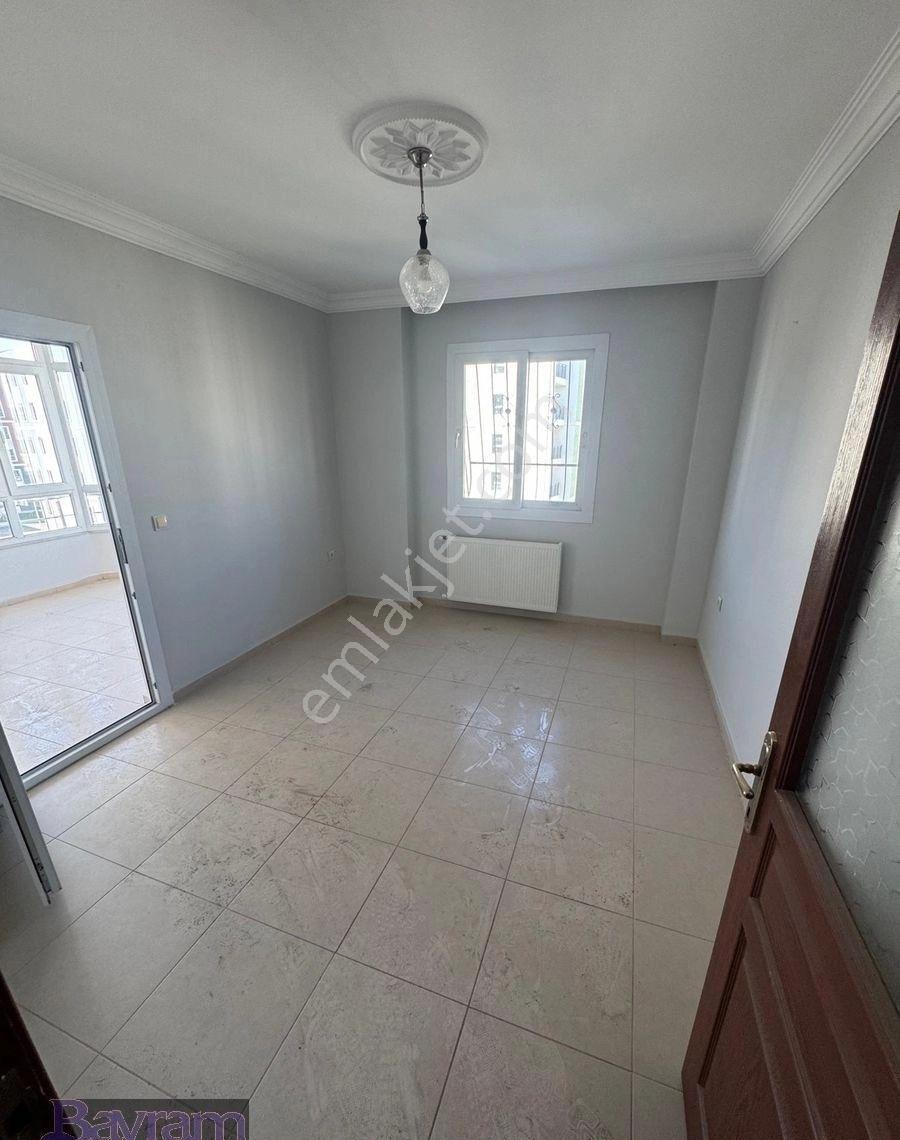 Mustafa Kemal Mahallesinde 3+1 Bakımlı Daire - Görsel 14