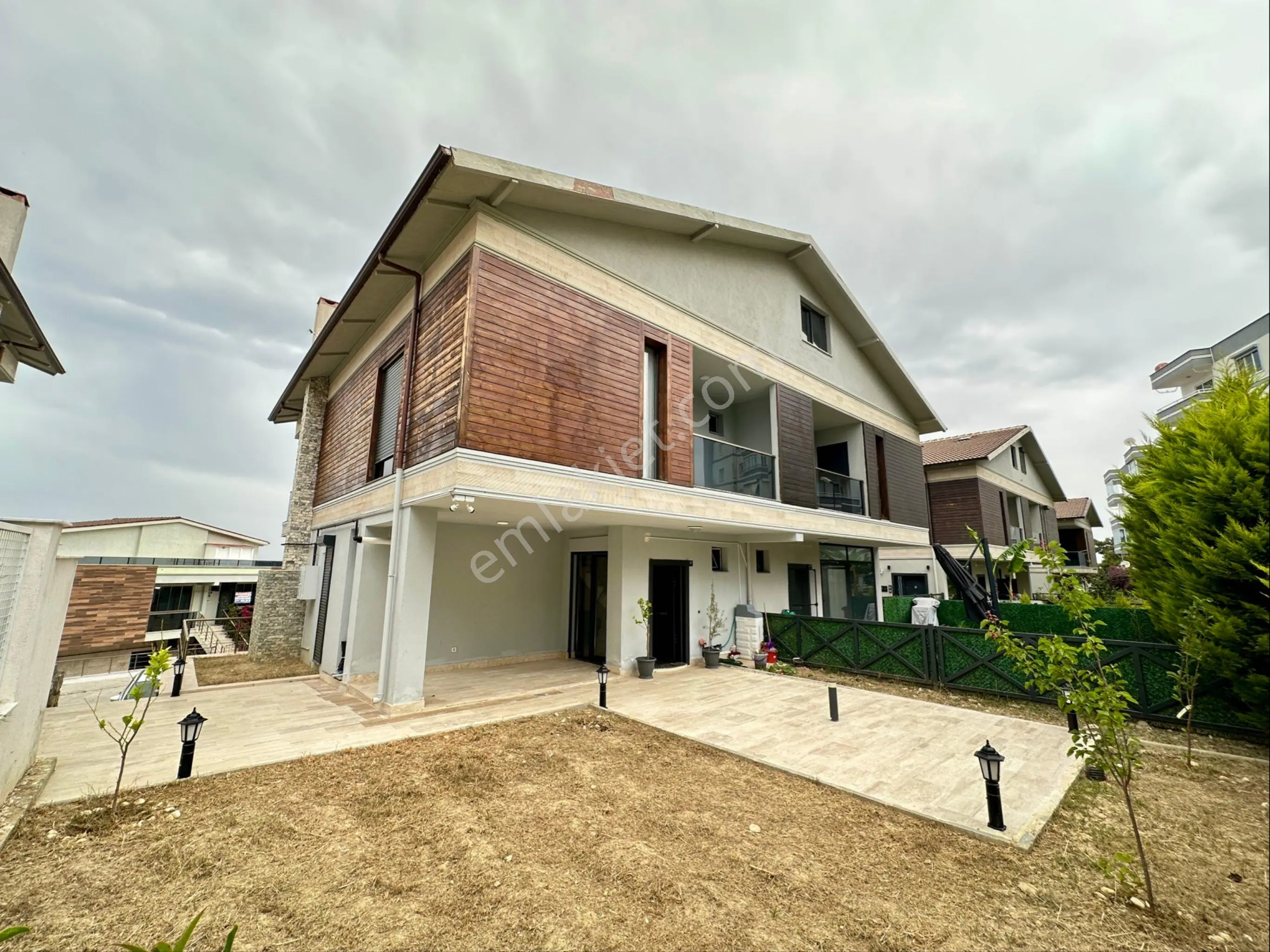 Kuşadası Kadınlar Denizi Mh Denize 800 Metre Ultra Lüks Villa