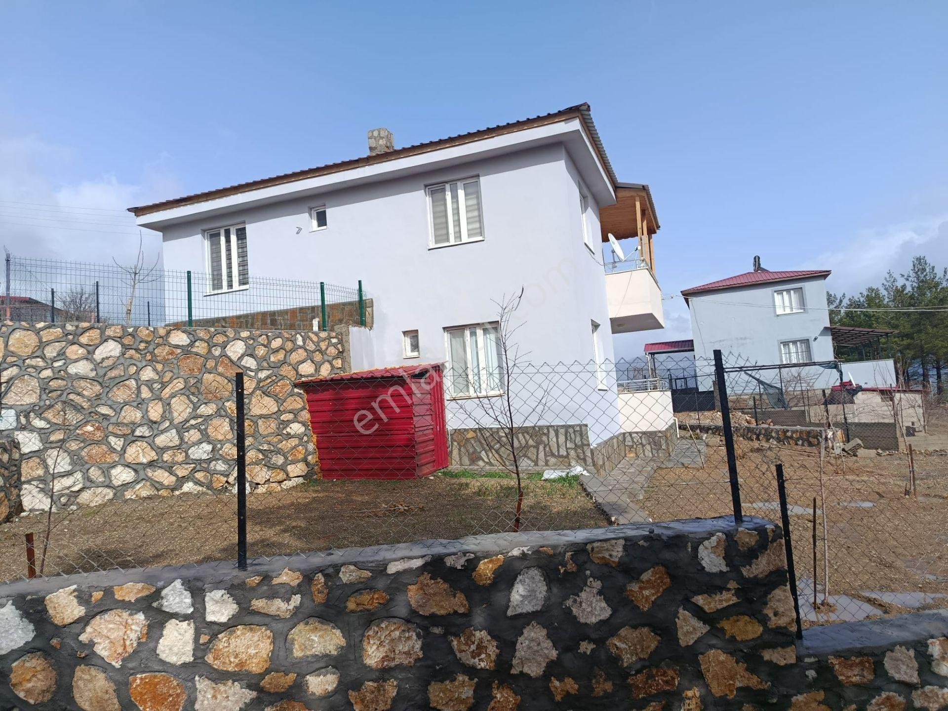 Kar Emlaktan Yenikonacık Efes Sitesi Üzerinde 3+1 Satılık Müstakil Ev - Görsel 3