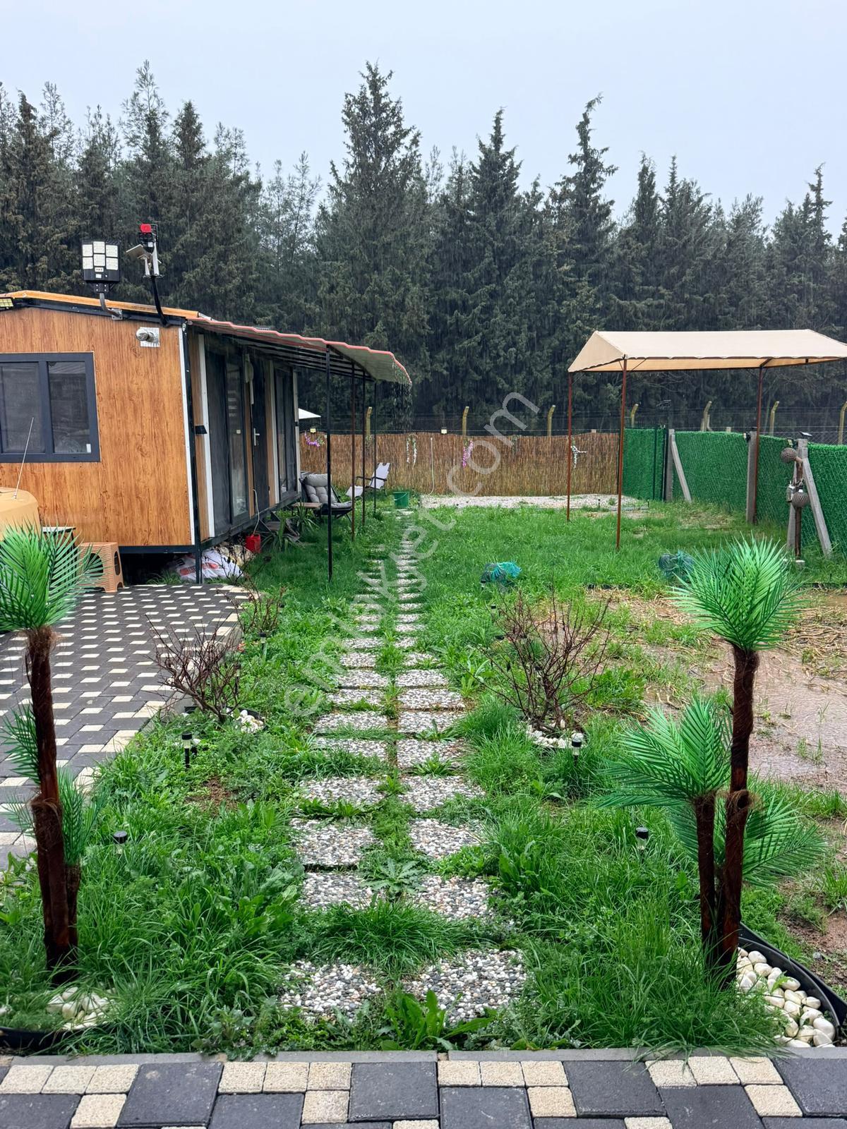 İzmir Bulgurca Satılık 270 M2 İçinde Evi Bulunan Tarla
