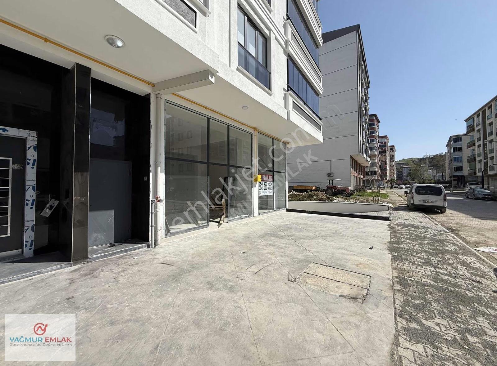 Yağmur Emlaktan Kiralık Üç Cepheli Harika Konumlu 170 M2 Dükkan - Görsel 8