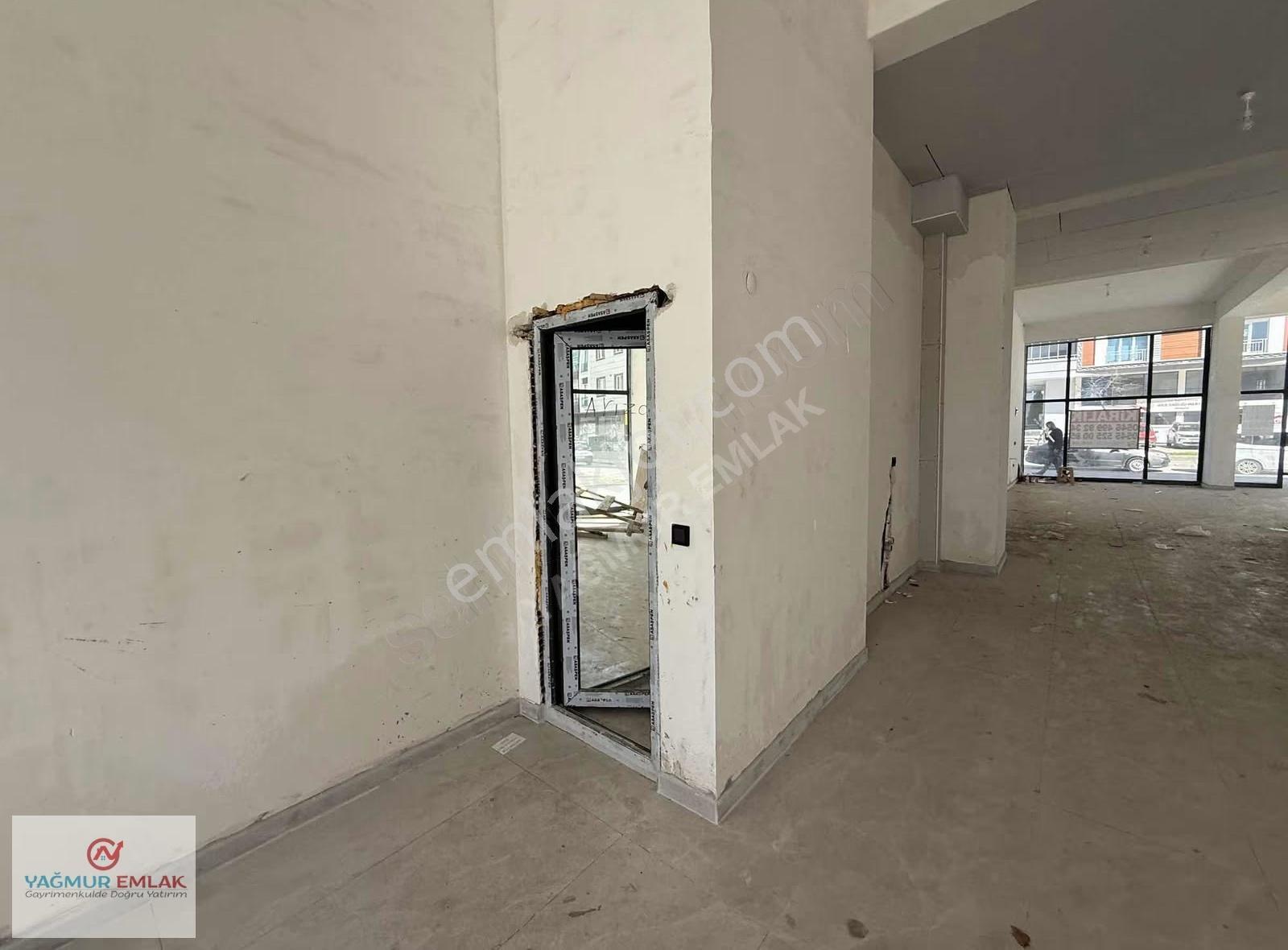 Yağmur Emlaktan Kiralık Üç Cepheli Harika Konumlu 170 M2 Dükkan - Görsel 25