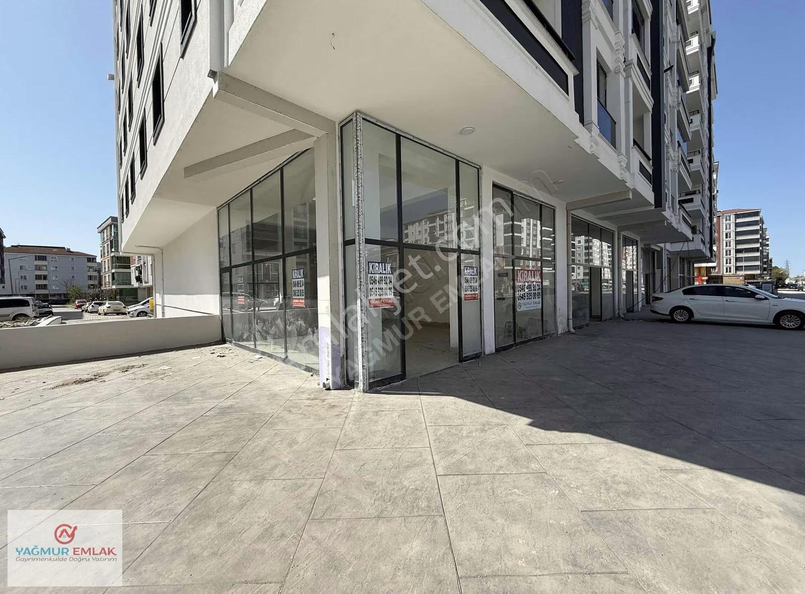 Yağmur Emlaktan Kiralık Üç Cepheli Harika Konumlu 170 M2 Dükkan - Görsel 3
