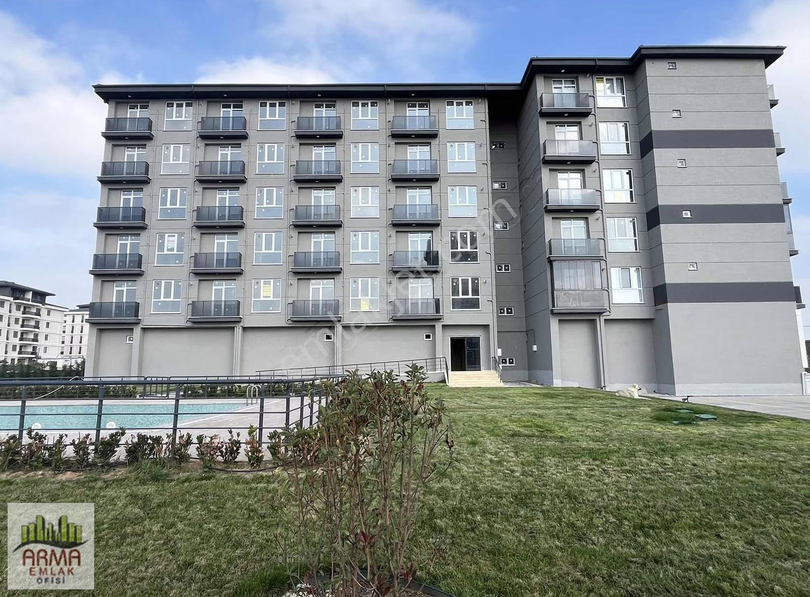 Hatip Mah. Bayındır Towers'ta Bulvara Cephe Satılık 1+1 Daire - Görsel 2