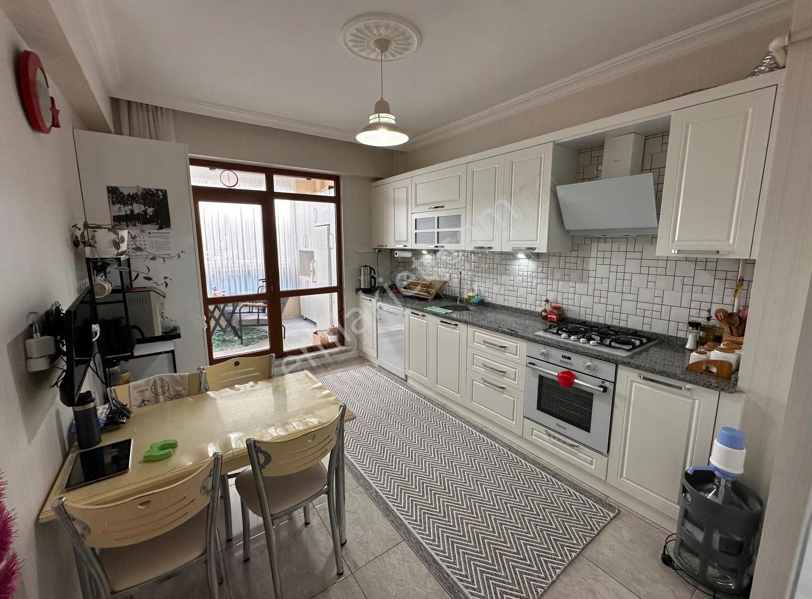 Novada Arkası Site İçi Satılık 3+1 Daire