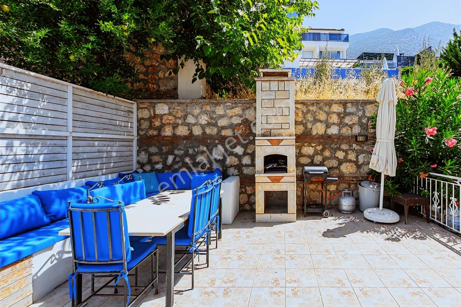 Kalkan'da Deniz Manzaralı 3 Yatak Odalı Villa - Görsel 24