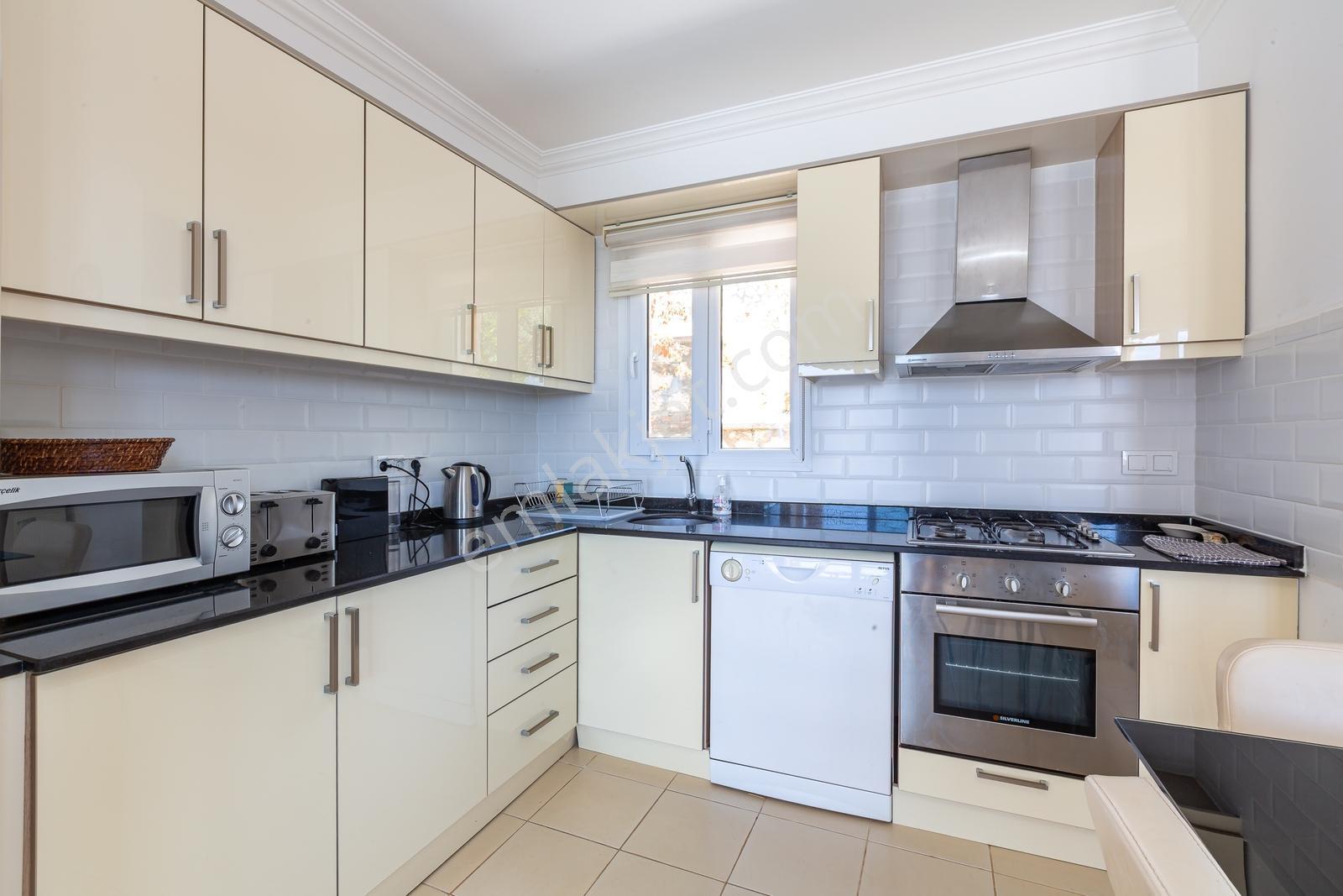 Kalkan'da Deniz Manzaralı 3 Yatak Odalı Villa - Görsel 26