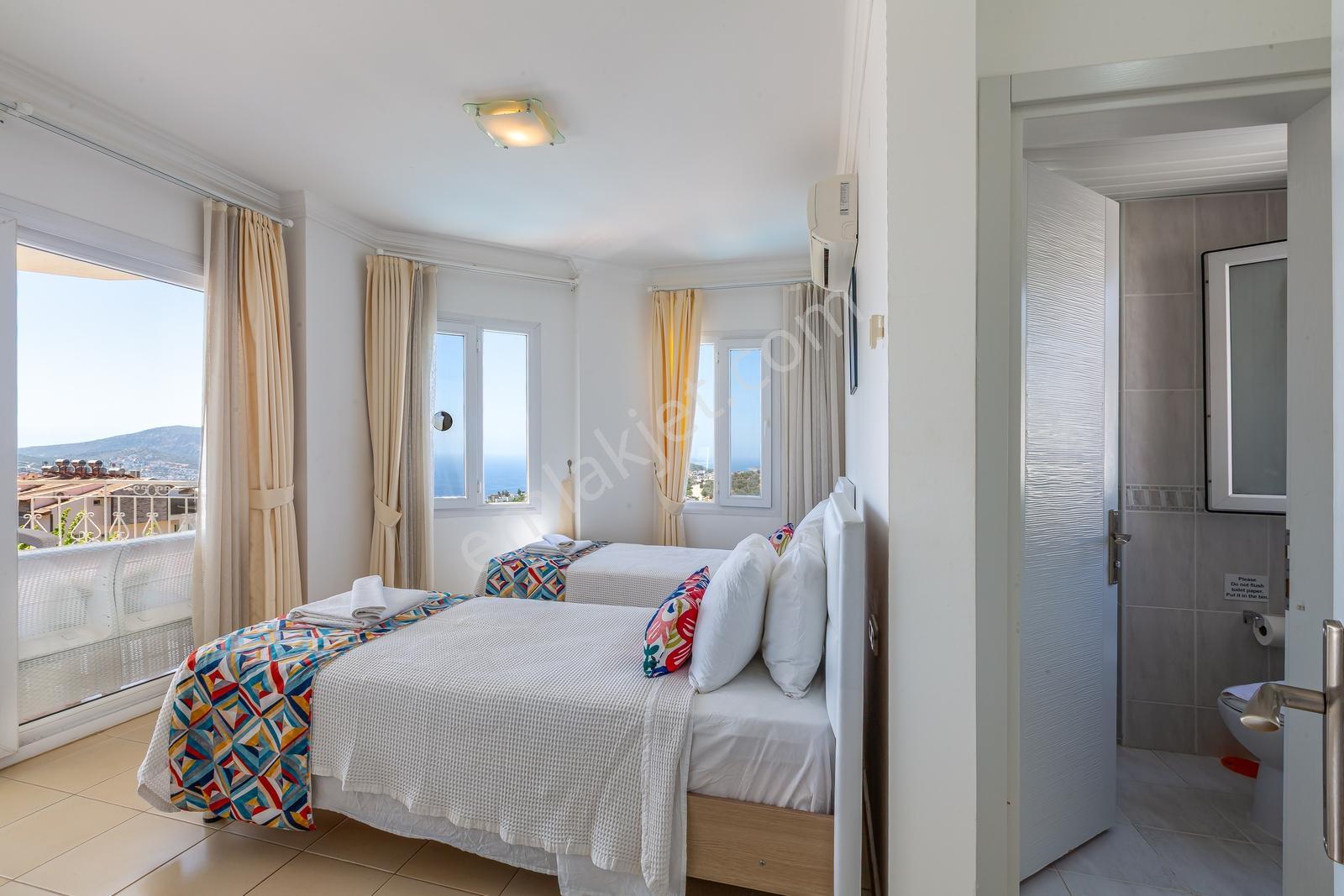 Kalkan'da Deniz Manzaralı 3 Yatak Odalı Villa - Görsel 27