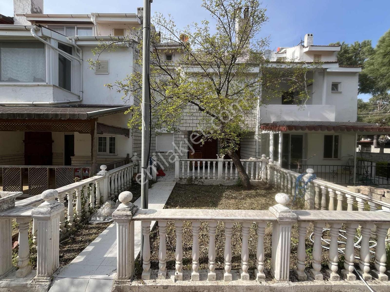 Dağlı Gayrimenkul'den Denize Sıfır Site İçi 3+1 Fırsat Villa - Görsel 13