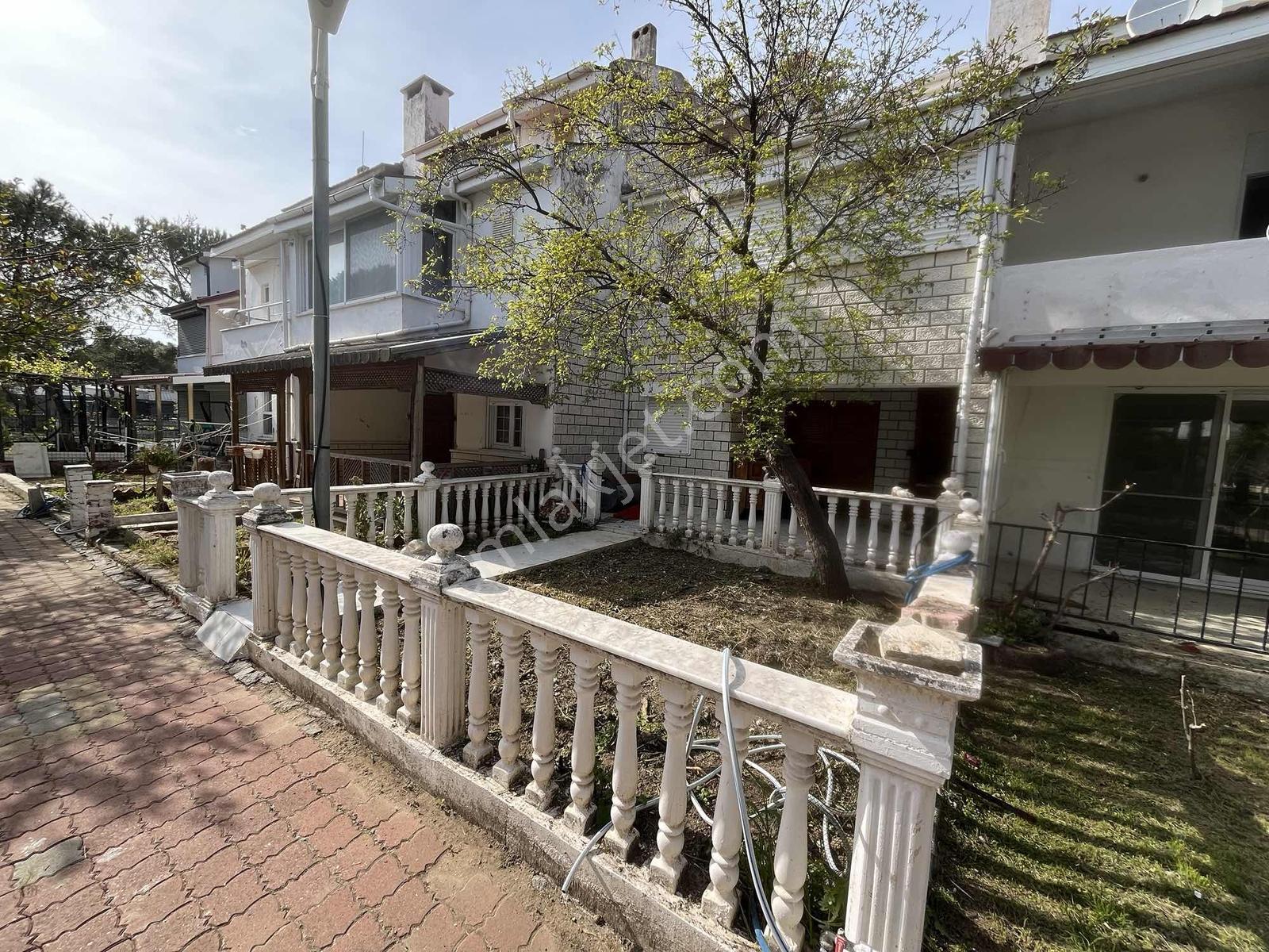 Dağlı Gayrimenkul'den Denize Sıfır Site İçi 3+1 Fırsat Villa - Görsel 4
