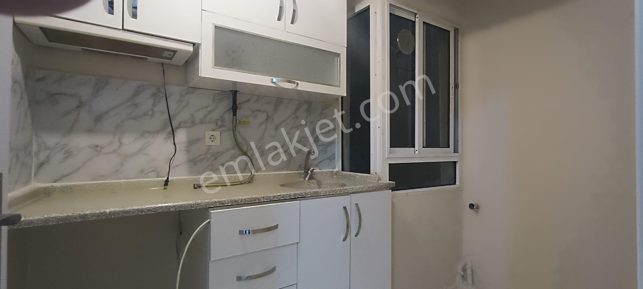 Bayraklı Fuat Edip Baksı Mahallesinde Kiralık 2+1 Daire - Görsel 12