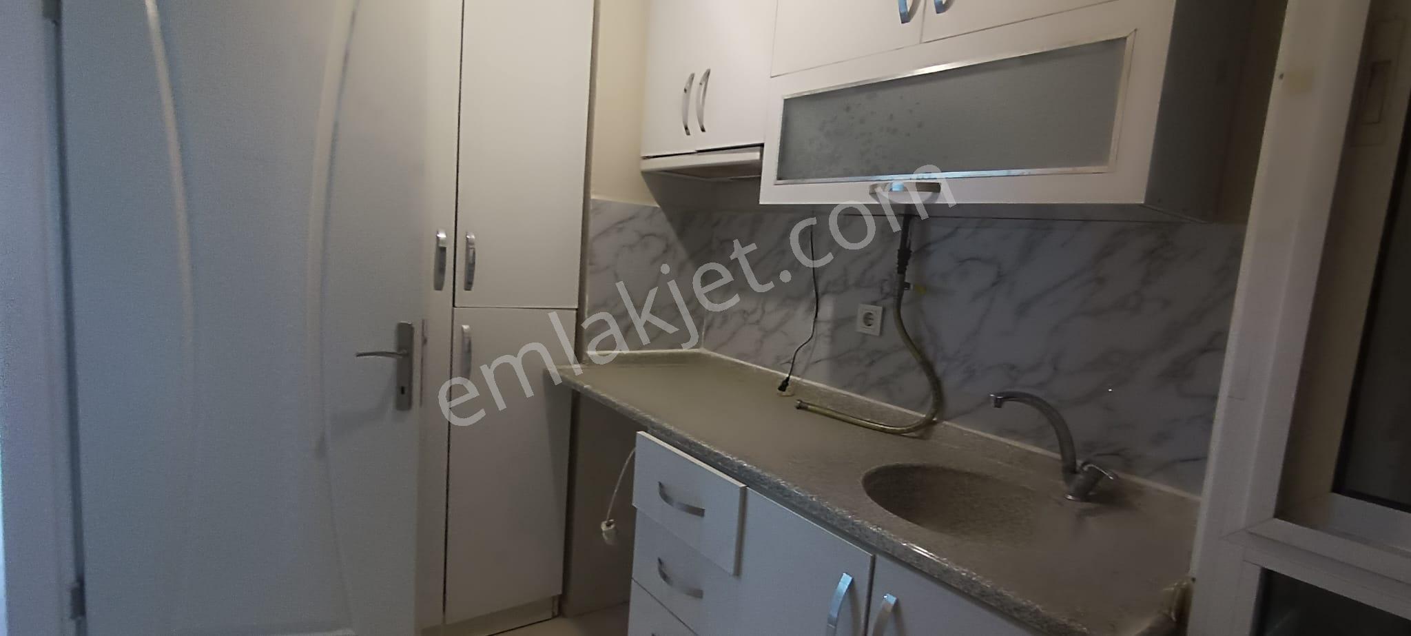Bayraklı Fuat Edip Baksı Mahallesinde Kiralık 2+1 Daire - Görsel 16