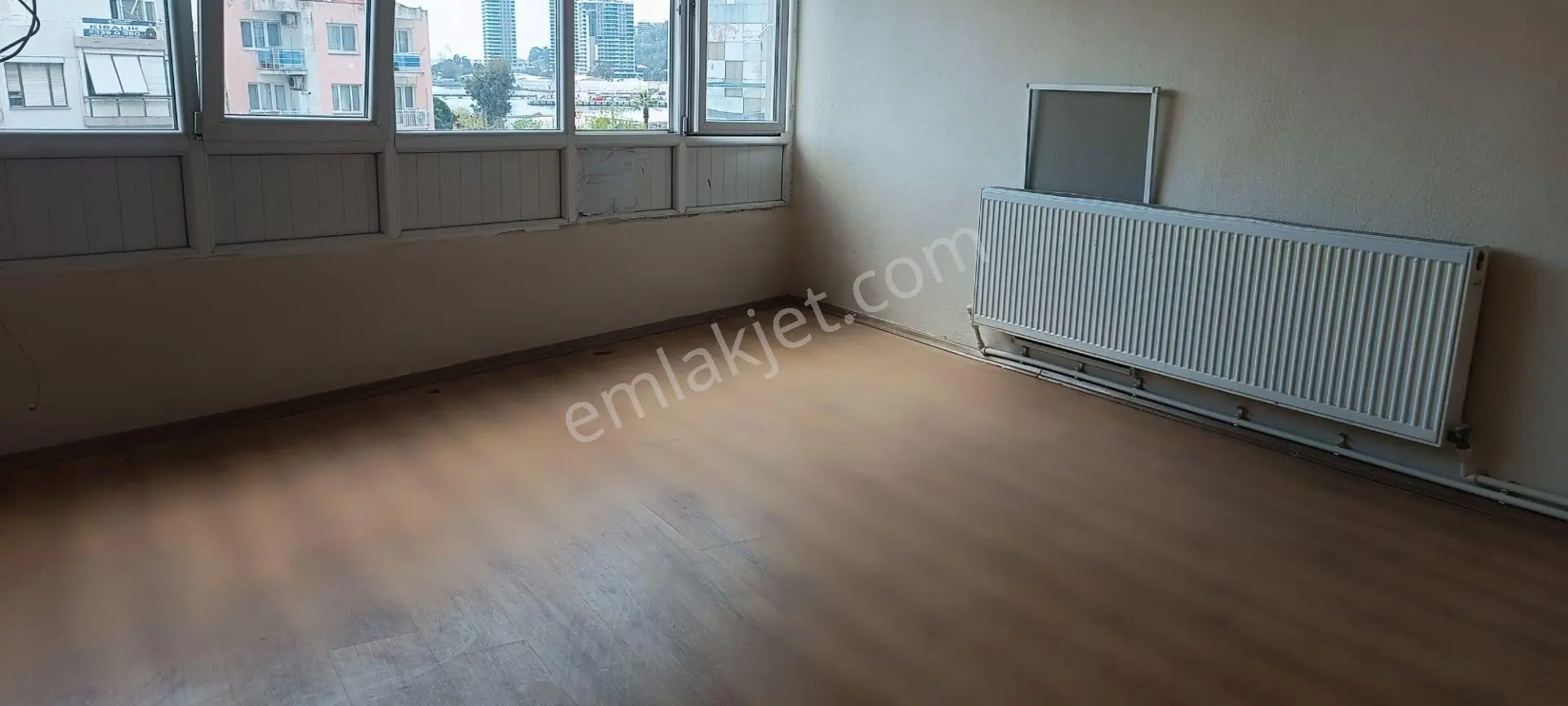 Bayraklı Fuat Edip Baksı Mahallesinde Kiralık 2+1 Daire - Görsel 2
