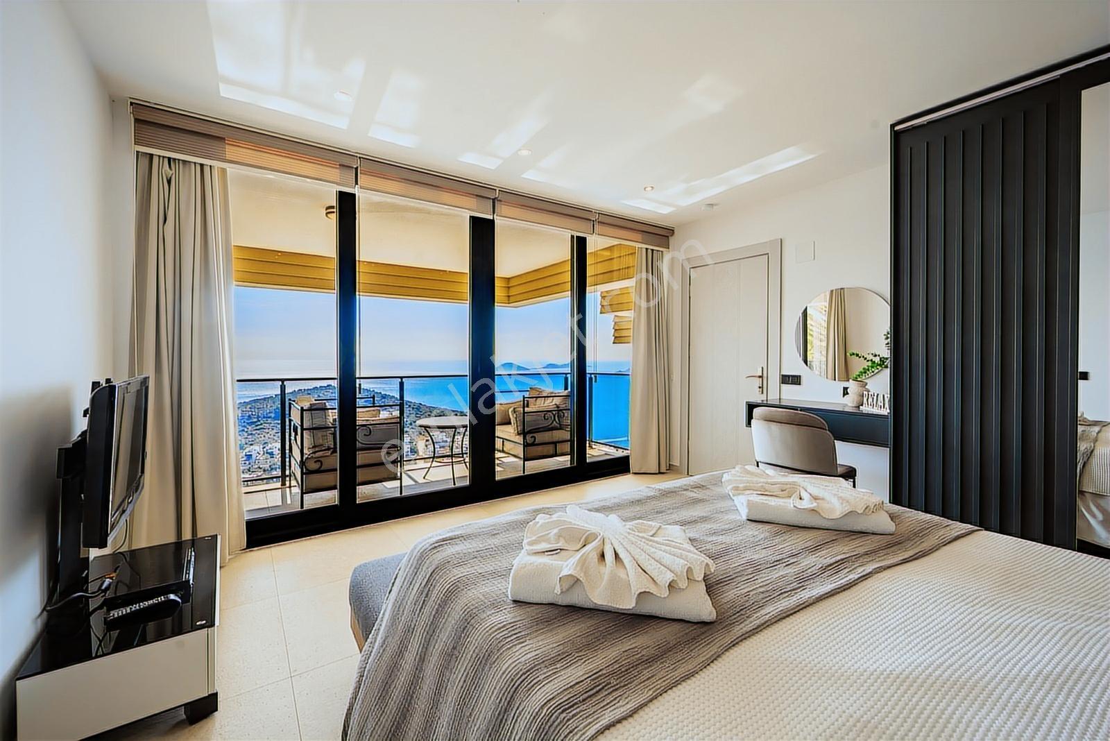 Kalkanda Muhteşem Deniz Manzaralı Modern Villa - Görsel 29