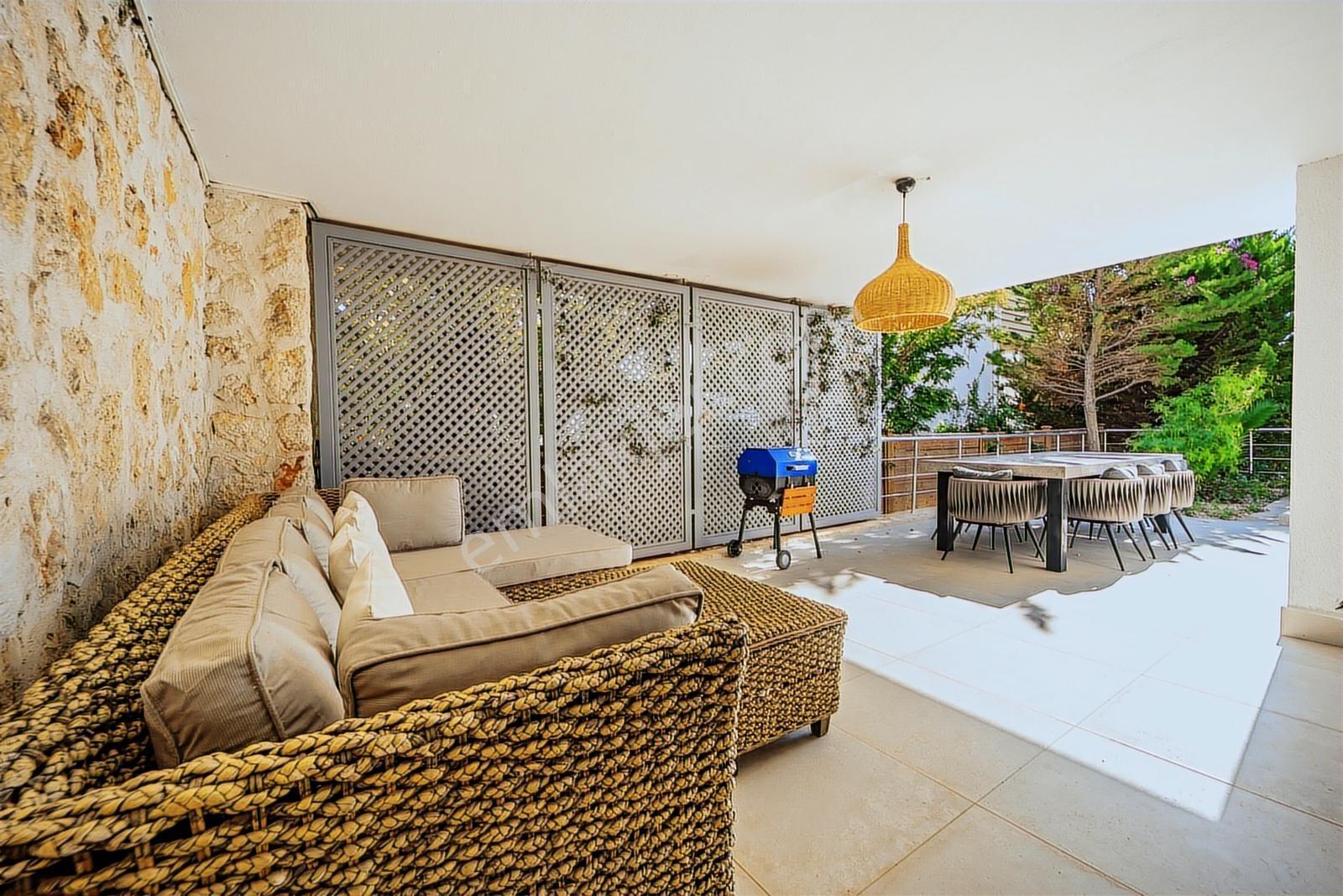 Kalkanda Muhteşem Deniz Manzaralı Modern Villa - Görsel 10