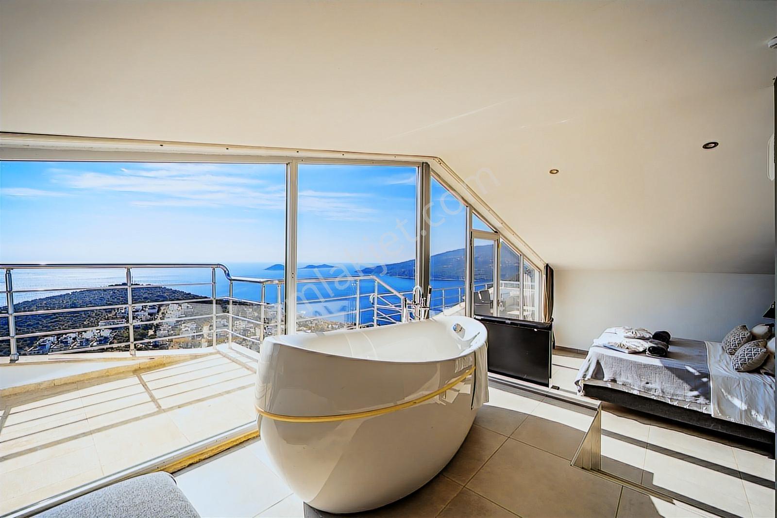 Kalkanda Muhteşem Deniz Manzaralı Modern Villa - Görsel 27