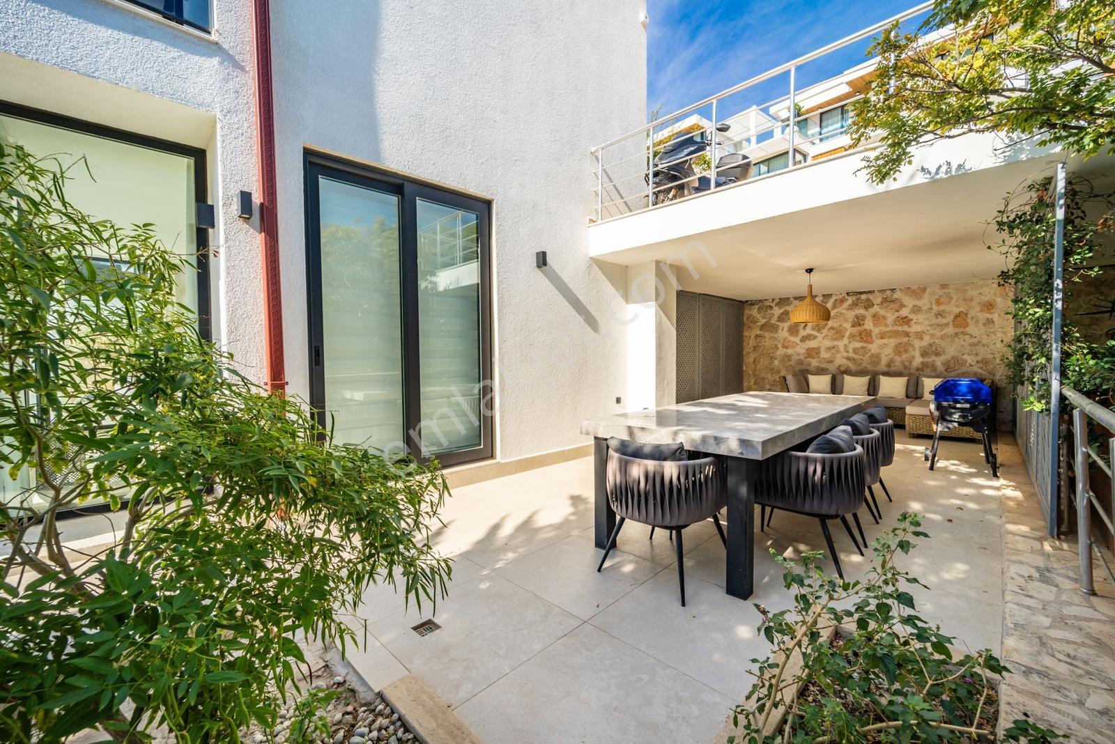 Kalkanda Muhteşem Deniz Manzaralı Modern Villa - Görsel 21