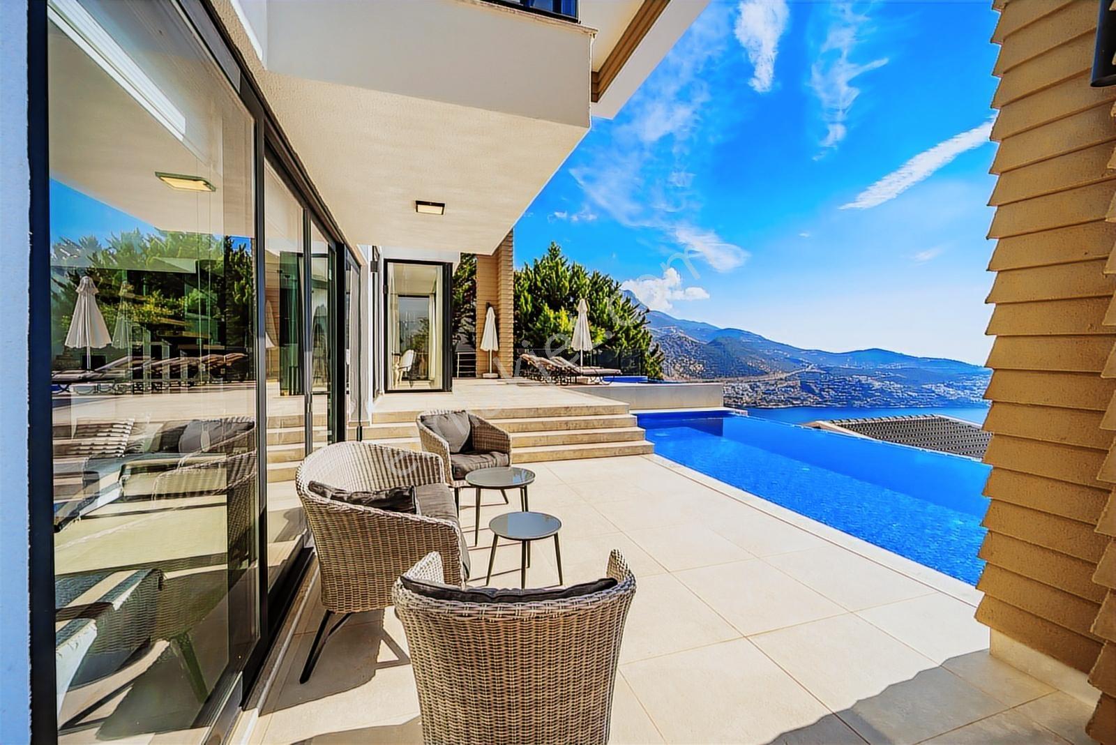 Kalkanda Muhteşem Deniz Manzaralı Modern Villa - Görsel 8