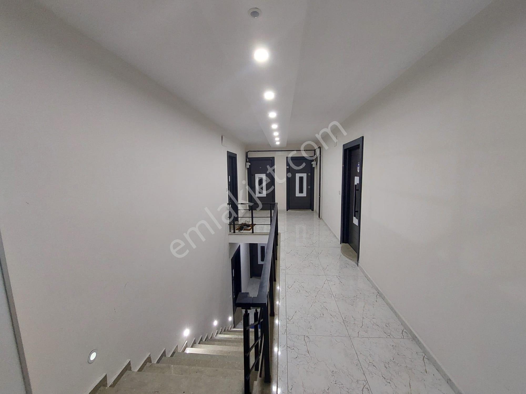32 Evlerde Full Sıfır Eşyalı Butik Havuzlu Sitede 2+1 Satılık - Görsel 12