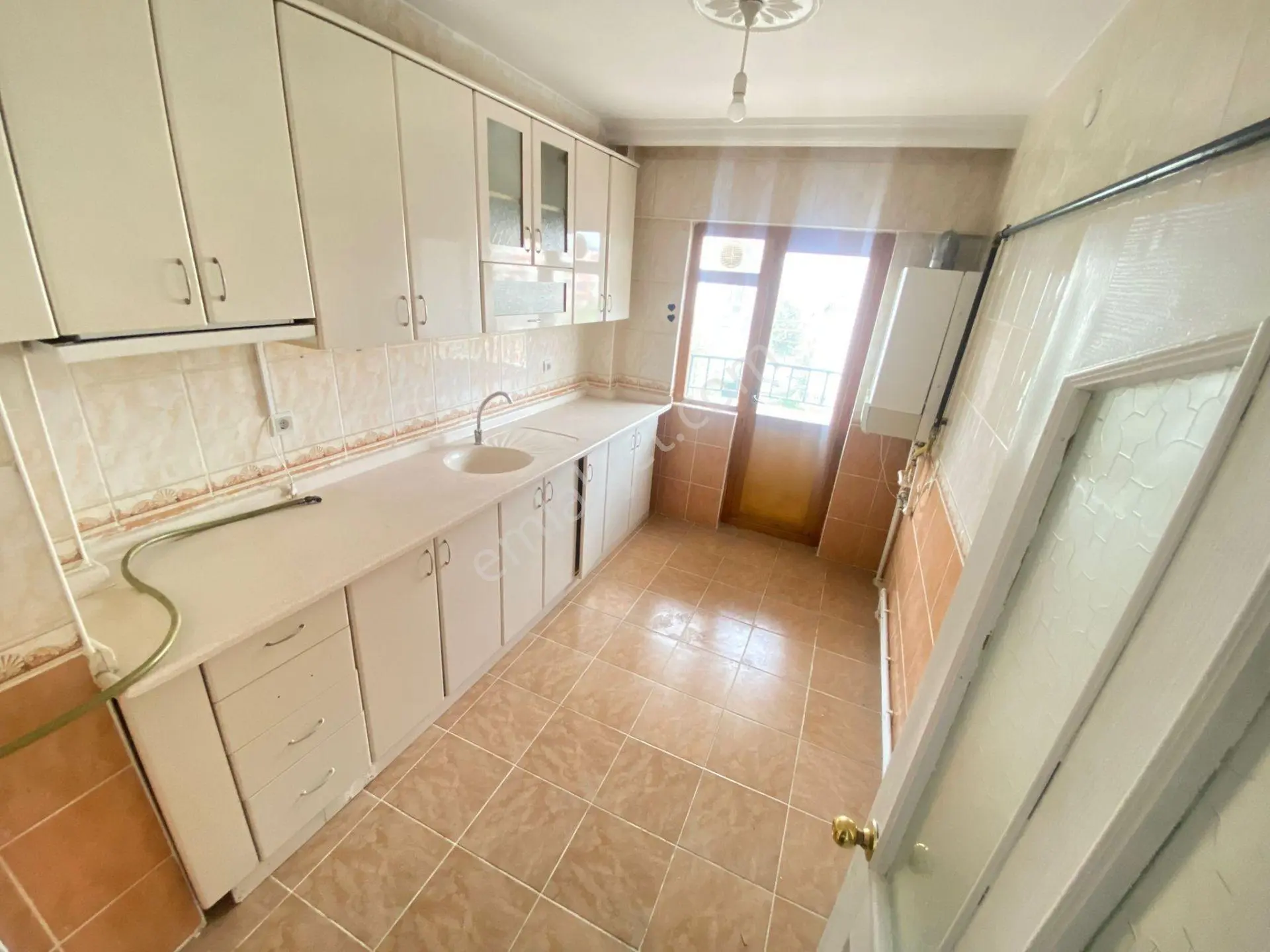 Es As Emlak'tan Pınarbaşı Mh Bağımsız Yapılı Ara Katta Kiralık 3+1 Daire