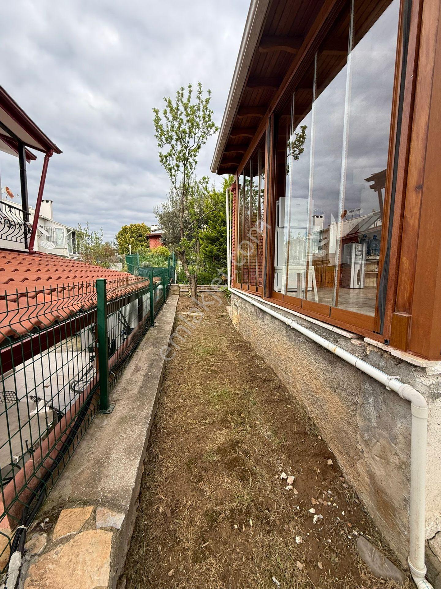 Ayvalık Sahılkent'te Denız Manzaralı Eşyalı Kıralık 3+1 Vılla - Görsel 13